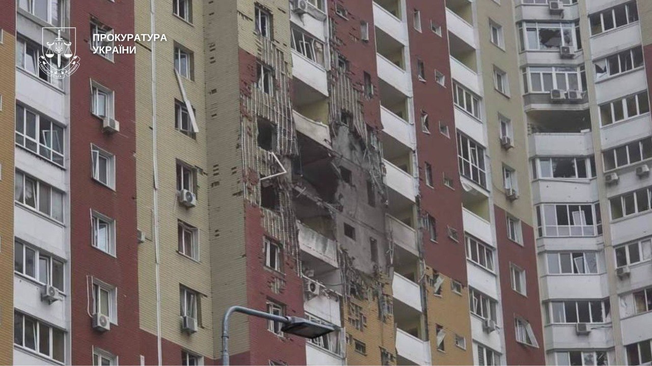 РФ била по гостиницам, домам и детской площадке, много жертв: все об атаке на Киев, Днепр, Одессу